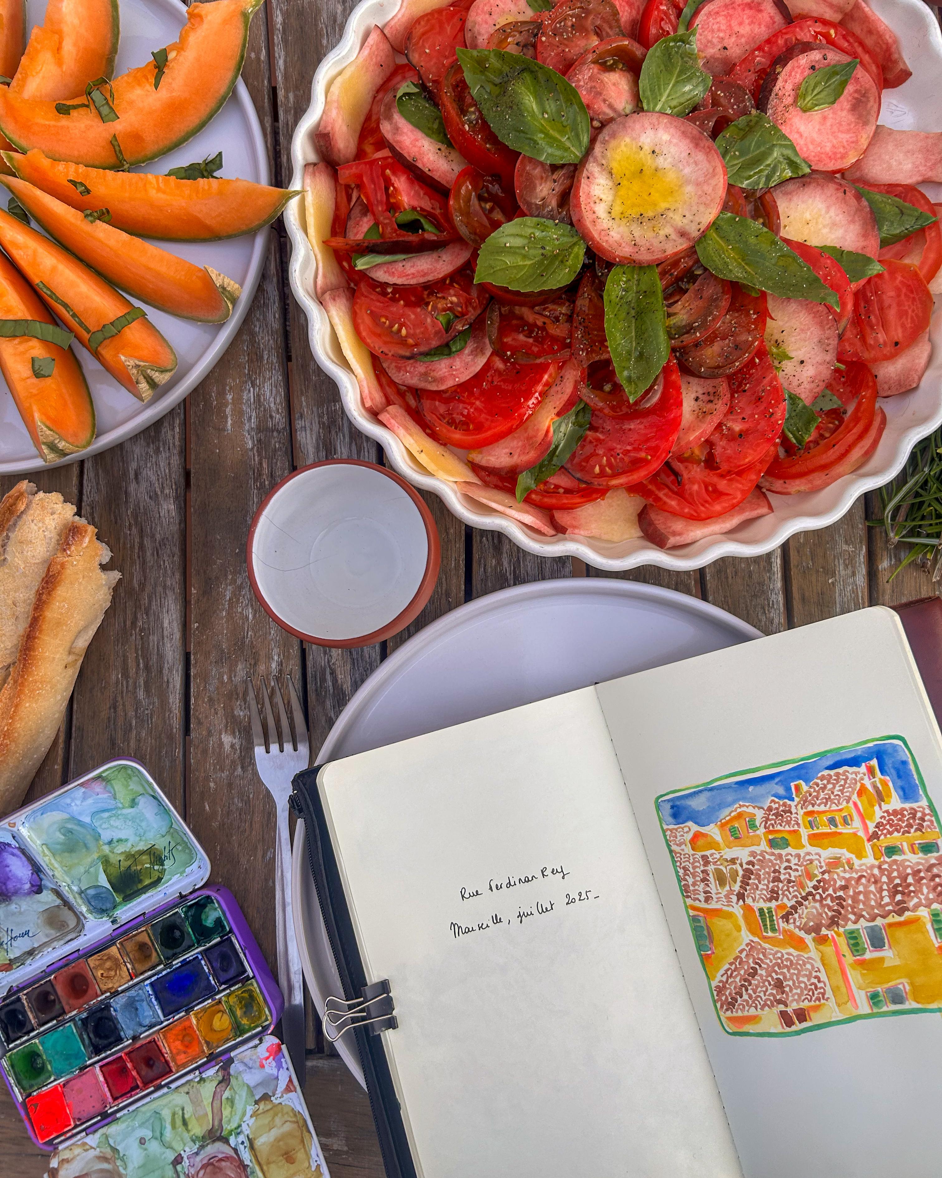 Carnet illustré et palette autour d'un repas — peinture au quotidien
